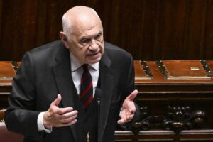Grazia Minetti, il disco rotto dell’opposizione: «Dimissioni»