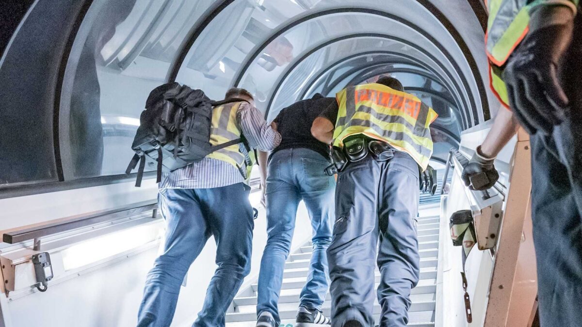 La Germania rimpatria 25 afghani. Allora la remigrazione è fattibile