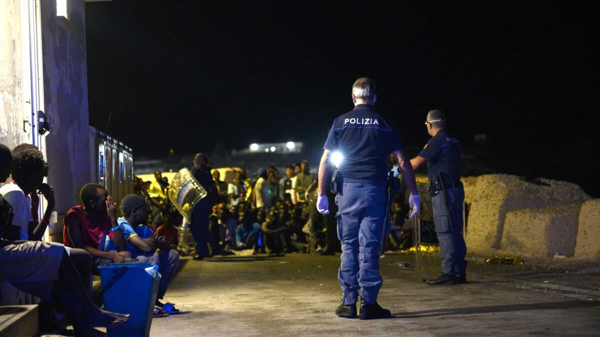 L’emendamento sui rimpatri passa in Senato senza strilli: tre giorni dopo si desta il Colle