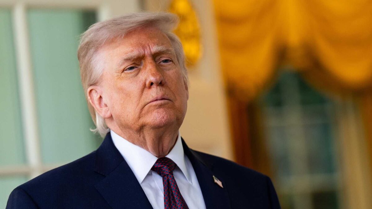 Trump randella ancora la Meloni. Tregua col Papa: «Nulla contro di lui»