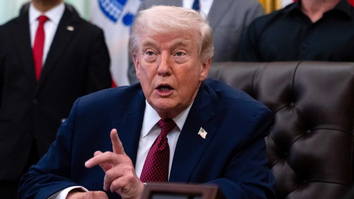 Trump smorza: «Fanno un po’ i furbi, ma le trattative vanno molto bene»