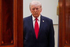 Trump esaspera i toni con Teheran. Intanto Vance negozia sottotraccia
