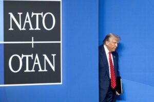 Trump minaccia di mollare la Nato. L’Alleanza: «Calma, provoca spesso»