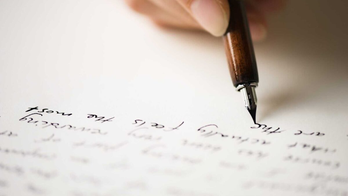 Carta, penna e un diario. La pratica che aiuta a conoscersi e «curarsi»