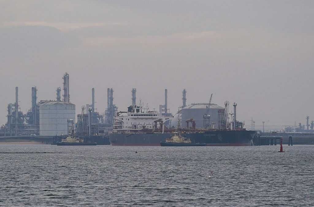 Petrodollaro, così la crisi di Hormuz sfida il primato americano