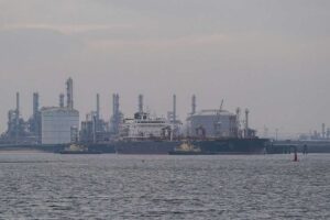 Petrodollaro, così la crisi di Hormuz sfida il primato americano