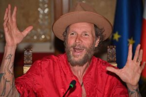 Inchiesta sul concerto di Jovanotti. «Il suo palco ha distrutto le dune»