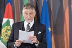 Giuli non si dà pace: «Buttafuoco sbaglia a citare Mattarella»