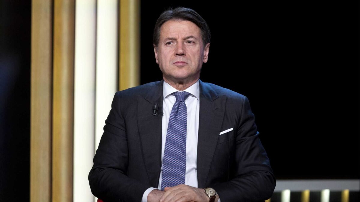 Conte si nasconde dietro Mattarella: «Per il lockdown sentimmo il Colle»