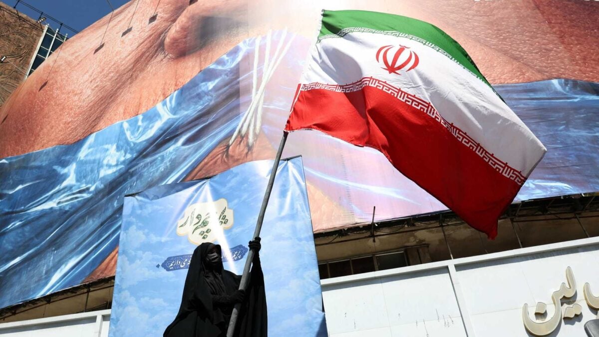 Teheran mostra ancora i muscoli con gli Usa: «Lo Stretto di Hormuz è nostro e non si cede»