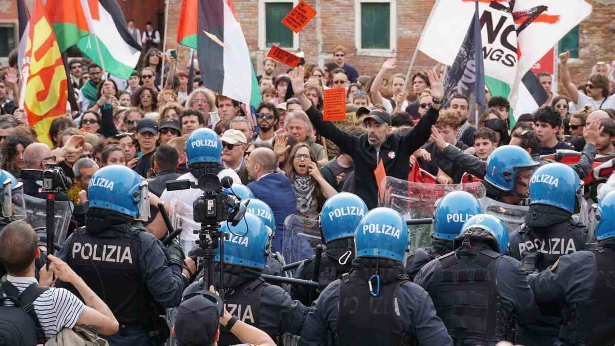 Biennale, ora tocca a Israele: furia pro Pal