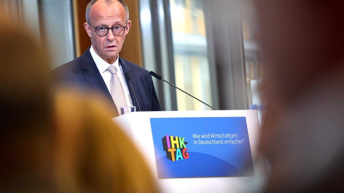 Merz in caduta libera, Afd decolla