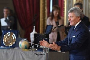 La Figc macina altri record: due giorni di trattative per poi bidonare mezza Italia
