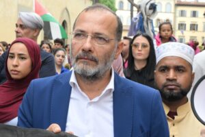 L’imam di Firenze fa pure il giurista e «blinda» Salim: «Resterà italiano»