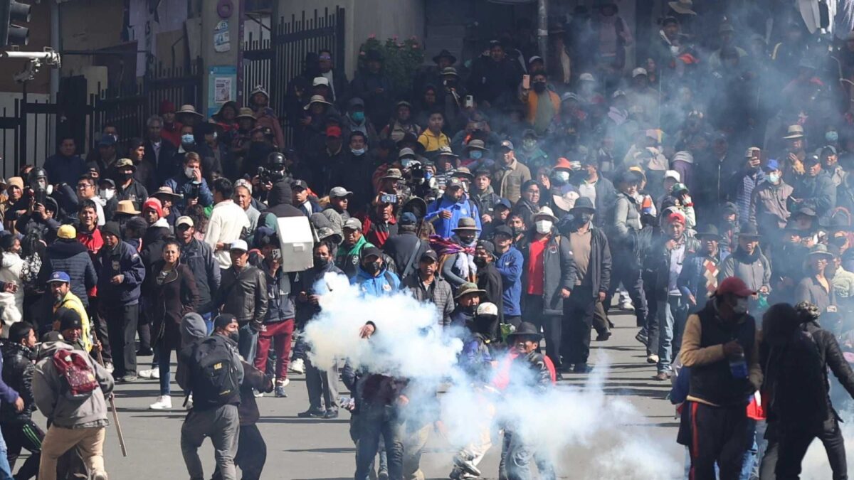 Bolivia sull’orlo della bancarotta. L’ex presidente Morales incendia le piazze contro Paz