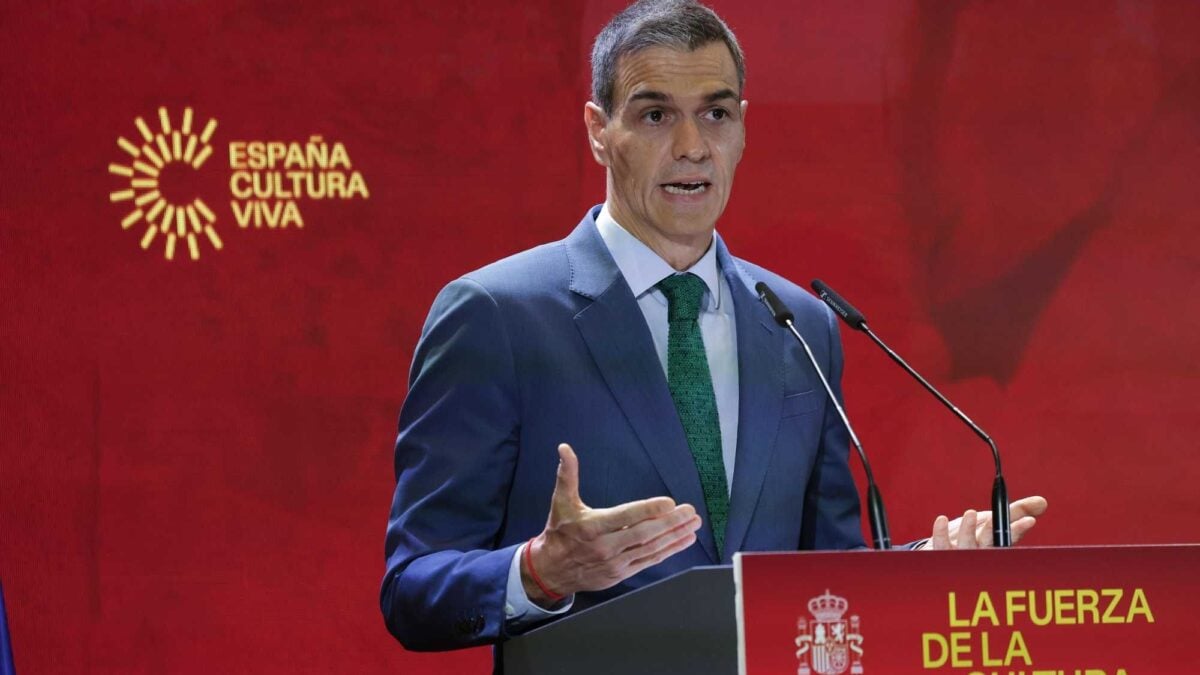 Sánchez ha sanato 500.000 stranieri per riempire le culle, non le casse