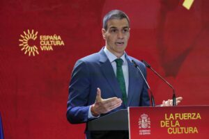 Sánchez ha sanato 500.000 stranieri per riempire le culle, non le casse