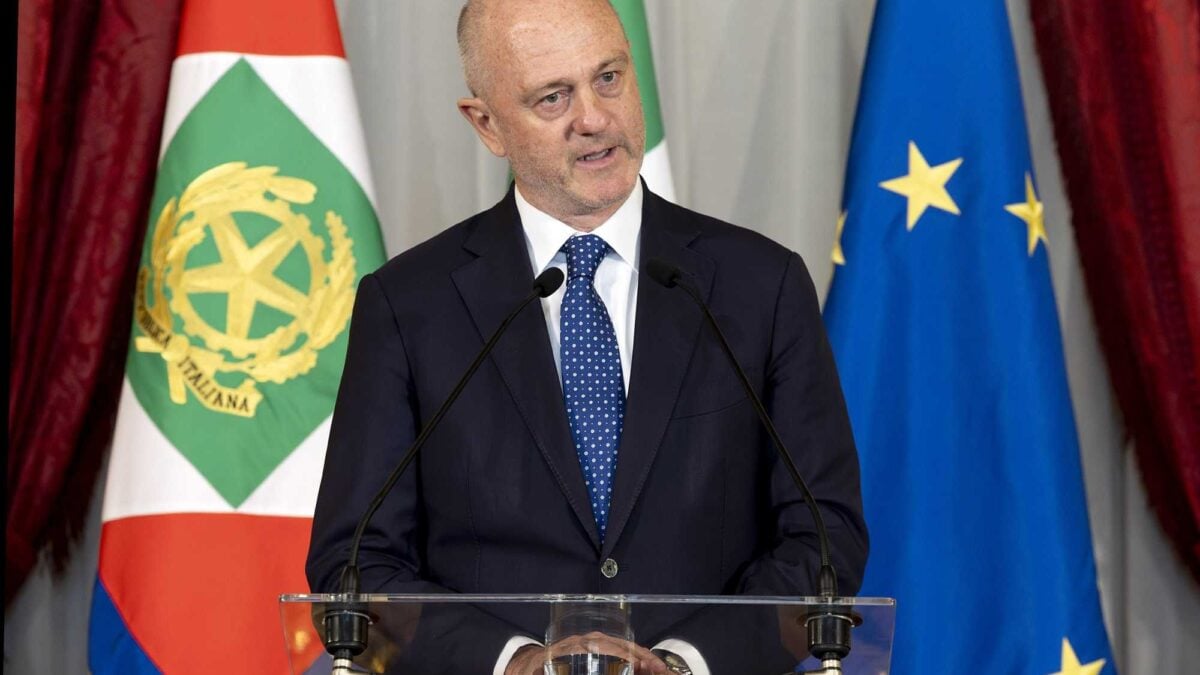 Il dittatore del tennis, senza palle e racchette