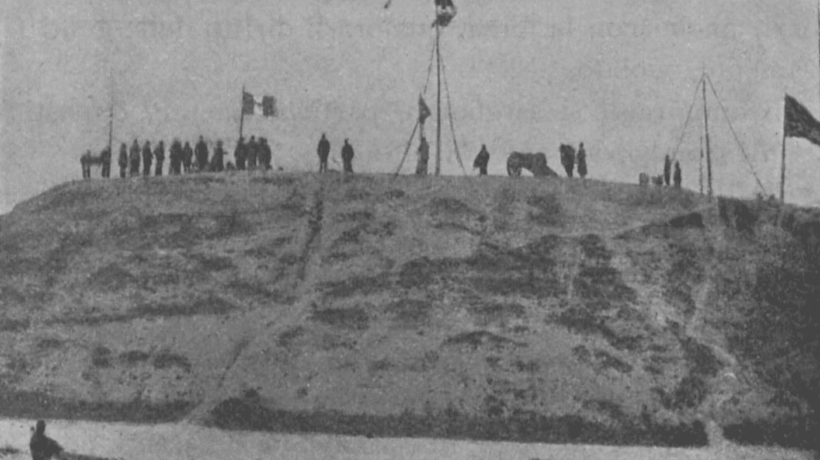 Le bandiere di Francia, Italia e Gran Bretagna sull'isola di Creta nel 1897