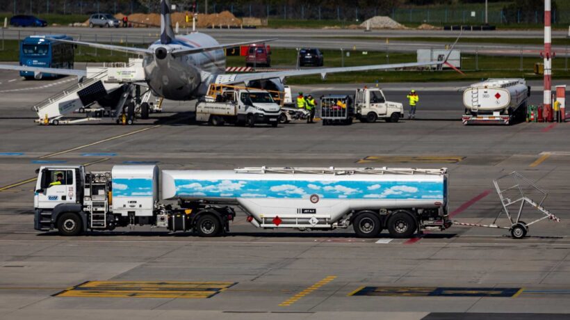 L’Unione vuole obbligare gli aerei a volare senza scorte di carburante