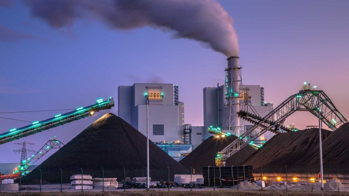 Fonti fossili e uranio pilastri elettrici. Ora basta illudersi con la transizione