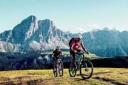 Anticipo di estate A San Vigilio boom di occasioni a valle e in quota