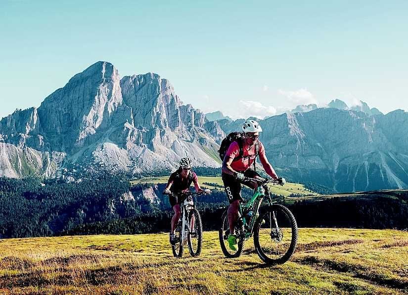 Anticipo di estate A San Vigilio boom di occasioni a valle e in quota