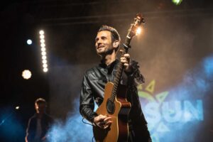 «Cercavo la felicità nel successo, l’ho (ri)trovata in Dio e nella fede»