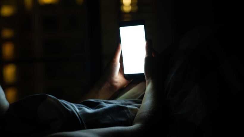 «App-dipendenti»: come gli algoritmi ci rendono schiavi dei social