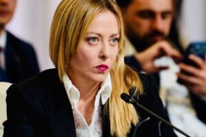 Crisi, Meloni: «Non è solo un insieme di problemi. È un sistema dove ogni crisi alimenta l’altra»