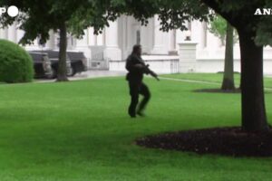 Sparatoria vicino alla Casa Bianca, ucciso un uomo armato