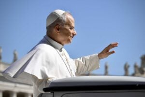 Leone tira le orecchie a tedeschi ribelli e lefebvriani