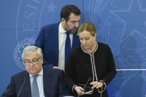 Il centrodestra si fa male da solo