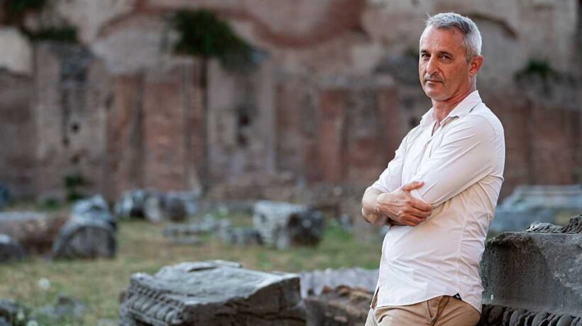 Scontro sui patentini antifascisti: Conte critica Meloni, non la censura