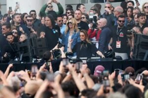 Tutti i misteri dietro il concerto che la Salis ha pagato 1,2 milioni