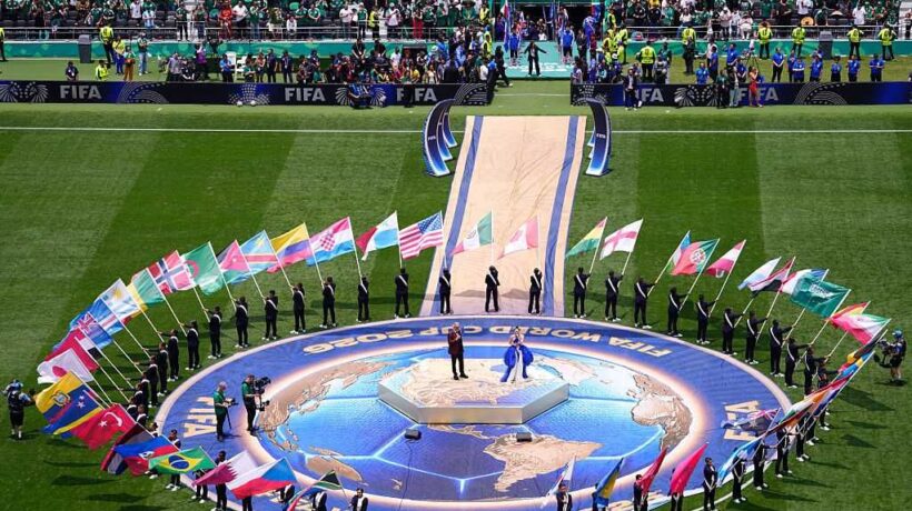 Proteste, gaffe al Var e record di rossi. L’Azteca alza il sipario sul Mondiale