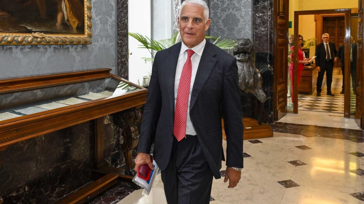 Unicredit prova a prendere il 10% di Generali da Del Vecchio