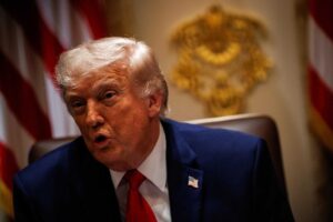 Trump striglia Bibi: «Pazzo, ti sto salvando il culo. È ora dell’intesa con l’Iran»