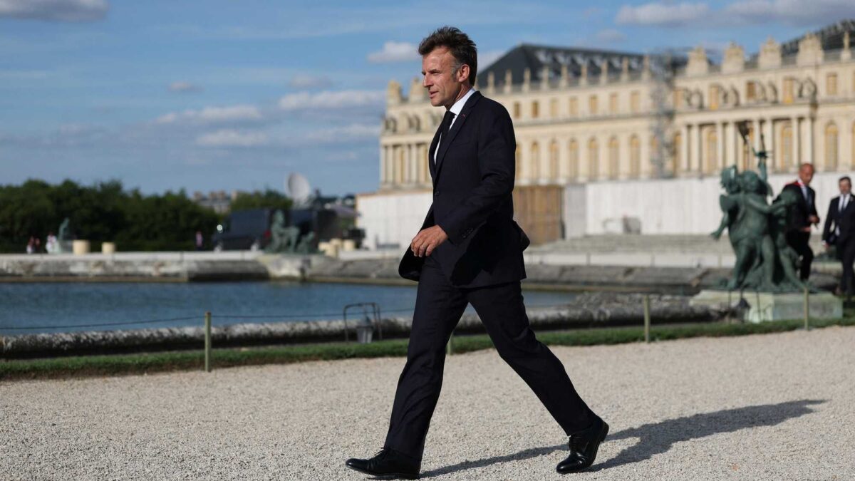 Macron si rimpinza di gas russo e poi si vanta se cattura petroliere