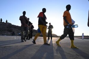 Trafficavano migranti sotto il decreto flussi. Uno degli arrestati vicino agli estremisti
