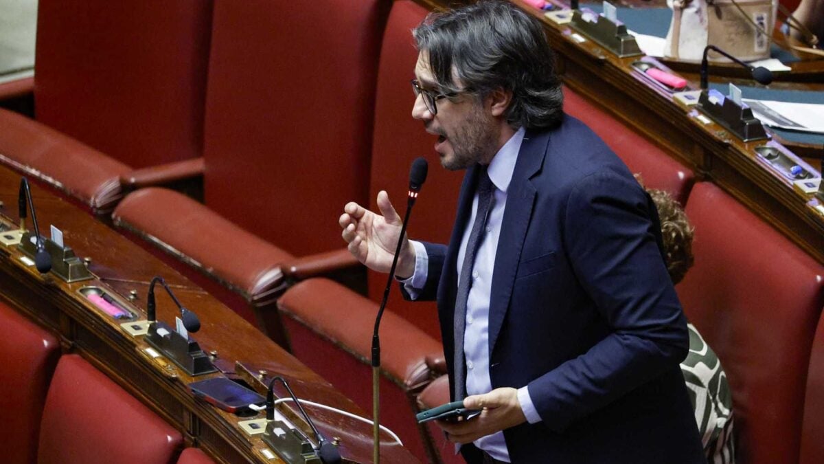 Il M5s passa agli insulti sessisti