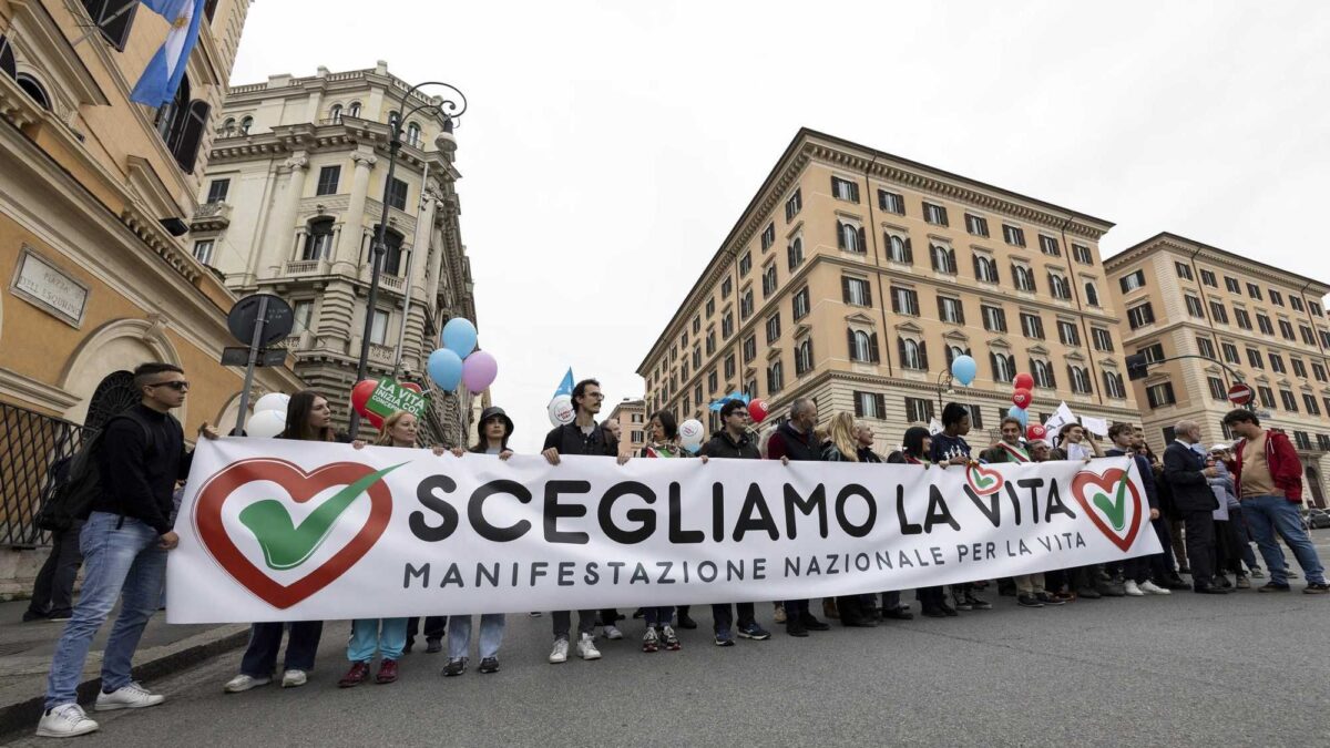 Oggi la sinistra marcia su Roma contro  Pro vita e remigrazione