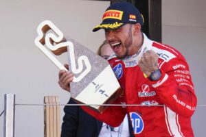 F1, la Ferrari vince dopo due anni. Hamilton trionfa, Antonelli va ko