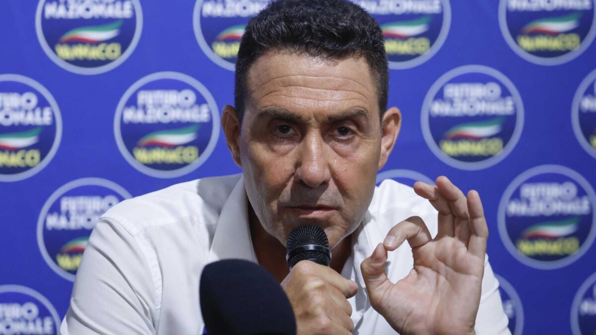 I tiri mancini dei giornaloni a Giorgia per farla fuori: «Chiudi al generale»