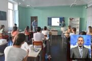 Toh, un po’ di destra alla maturità. Tema sul concetto di limiti e confini
