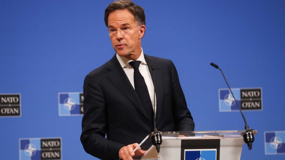 Rutte: «Aerei Usa decollati dall’Italia per attaccare l’Iran». «No, voli tecnici»
