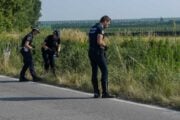 Cari uomini in divisa, ma chi ve lo fa fare?