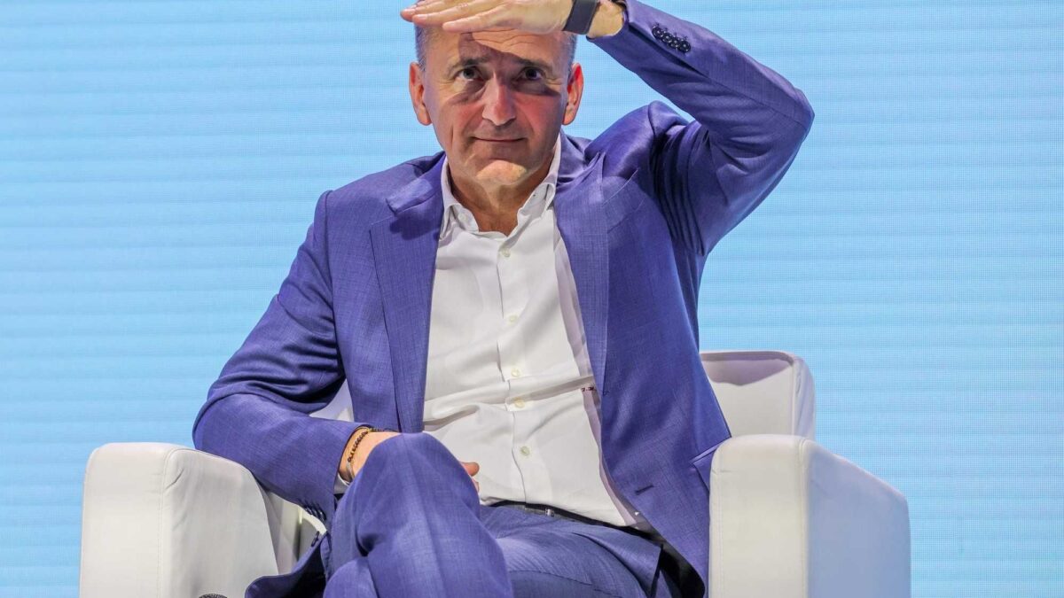 Socialisti e Verdi pressano Ursula sul consulente IA preso da Siemens