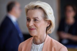 L’Ue piomba nel Medioevo. Aria spenta per i dipendenti ma Ursula resta al fresco