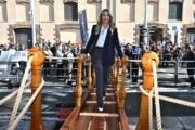 Mentre la Salis prende la tintarella sindacati e Pd vogliono farla nera